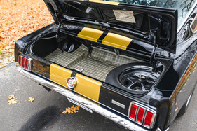 Shelby GT 350-H (1966) – Für einen Sportwagen reicht's: kleiner Kofferraum mit vollwertigem Ersatzrad