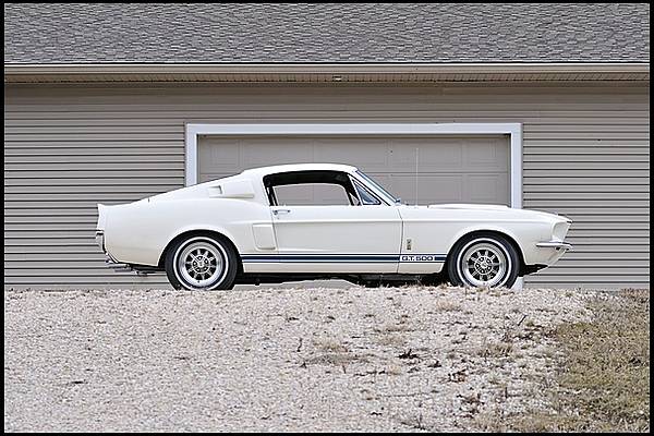 Bild: Shelby GT500 Super Snake von 1967 - versteigert von Mecum für den Rekordpreis von USD 1,3 Millionen im Mai 2013
