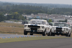 Shelby Mustang GT 350 (1965) - im Plateau 5 (1966-1971) an der Le Mans Classic 2012