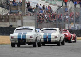 Shelby Mustang GT 350 (1965) - im Plateau 5 (1966-1971) an der Le Mans Classic 2012