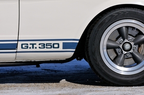 Shelby Mustang GT 350 (1966) - die Kraft ist sofort erkenntlich