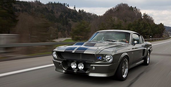 Shelby Mustang GT 500 (1967) - Schweizer Eleanor in voller Fahrt