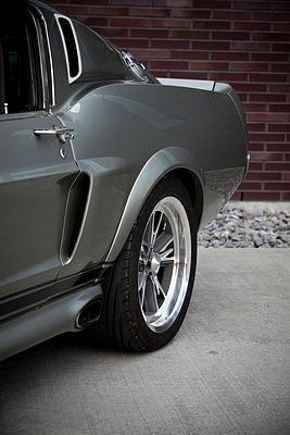 Shelby Mustang GT 500 (1967) - aus den schon eingebetteten Sidepipes ertönt ein wahres Konzert