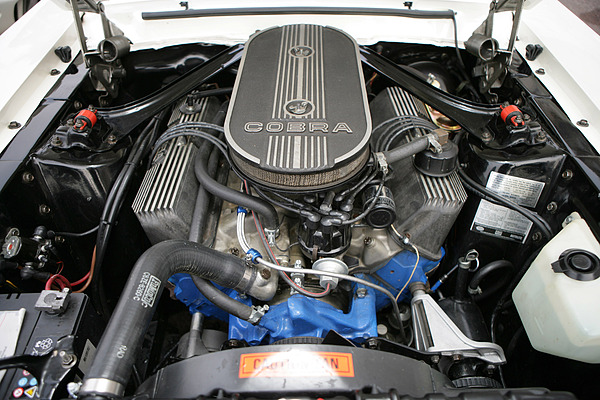 Shelby Mustang GT 500 (1967) - der bärenstarke 7-Liter-Cobra-Motor