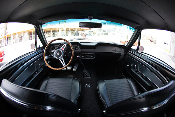 Shelby Mustang GT 500 (1967) - originalgetreues Interieur in der schweizerischen Eleanor