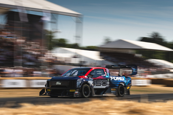 Shoot-Out-Sieger Ford Supertrack mit Romain Dumas am Lenkrad - Goodwood Festival of Speed 2025