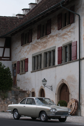 Siata 1300 Coupé 2+2 (1962) - Stahlräder mit Chrom-Radkappen waren damals die Regel