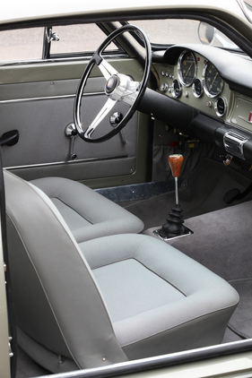 Siata 1300 Coupé 2+2 (1962) - bequeme Sitze, aber nicht allzuviel Seitenhalt waren damals üblich