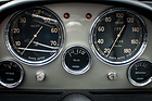 Siata 1300 Coupé 2+2 (1962) - die Hauptinstrumente für Drehzahl und Geschwindigkeit sind direkt vor dem Fahrer angeordnet