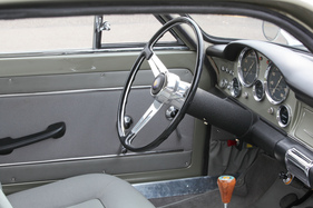 Siata 1300 Coupé 2+2 (1962) - schönes Lenkrad mit Chromspeichen