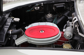 Siata 1300 Coupé 2+2 (1962) - unter dem grossen Luftfilter sitzt ein Weber-Vergaser 36-36 DCD 7