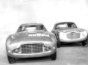 Siata 208 CS (1953) - das Siata Coupé neben einem Spider am Genfer Autosalon 1953