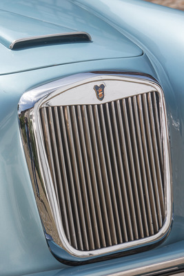 Siata Daina 1400 Berlinetta (1950) - aufrecht stehender Kühlergrill