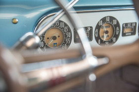 Siata Daina 1400 Berlinetta (1950) - der Drehzahlmesser ist links angeordnet