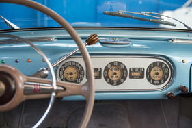 Siata Daina 1400 Berlinetta (1950) - die Instrumente sind mittig angebracht