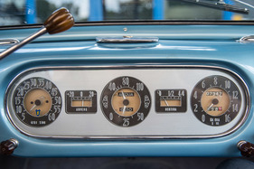 Siata Daina 1400 Berlinetta (1950) - zentral angebrachte Anzeigeinstrumente