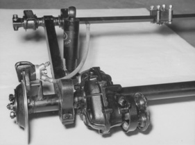 Siata Mitzi (1953) – Hinterachse mit eckigem Drehstab und aussermittigem Differential