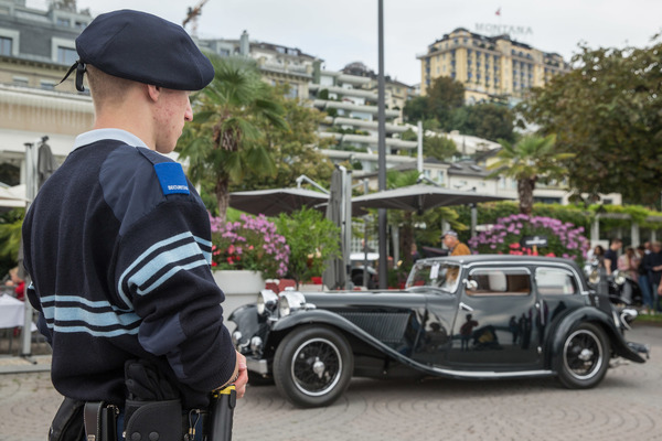 Sicherheit wurde auch in Luzern gross geschrieben, um die tollen Autos …