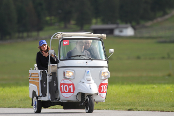 Sicherlich ausserhalb der offiziellen Wertung fuhr dieses Dreirad - Passione Engadina 2018