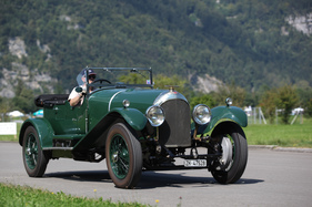 Sicherlich eines der ältesten Autos auf dem Platz - Vorkriegs-Bentley - British Car Meeting in Mollis am 28. August 2016