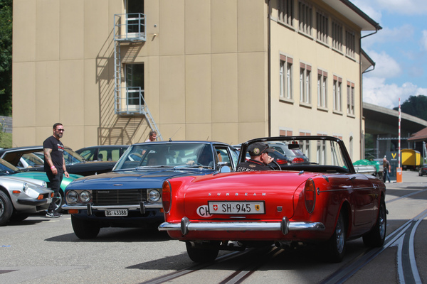 Image: They come and go ... - V8 and I6 hybrid meeting Kemptthal 2020