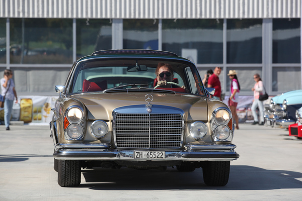 Sie kommen und gehen - hier ein Mercedes Coupé bei der Ankunft - Dolder Classics September 2018