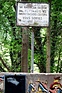 Sie verlassen den amerikanischen Sektor - steht da - Autoskulpturenpark Neandertal