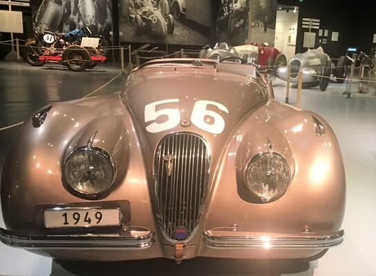 Bild: Siegerfahrzeug 1951, der Jaguar XK 120