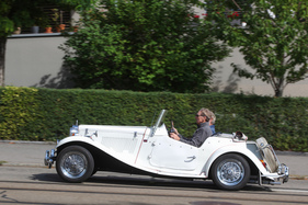 Sieht aus wie ein MG, hat den (Volkswagen)-Motor aber im Heck - Albisgütli Classic Cars & Bikes August 2022