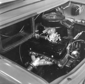 Simca 1000 (1961) - Blick in den aufgeräumten Motorraum