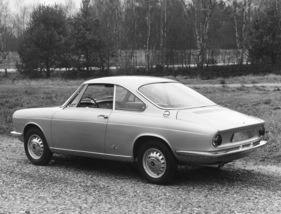 Simca 1000 Coupé (1962) - Vorserie: Bertone-Emblem auf dem hinteren statt auf dem vorderen Kotflügel
