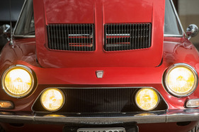 Simca 1200 S (1970) - vonre geht die Luft in den Wasserkühler, durch die Kühlöffnungen in der Motorhaube geht sie wieder nach draussen