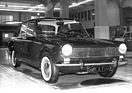 Simca 1500 (1964) - die verfeinerte Innenausstattung, Scheibenbremsen und geänderte Wagenfront unterscheiden ihn vom Simca 1300 - Genfer Automobilsalon 1964