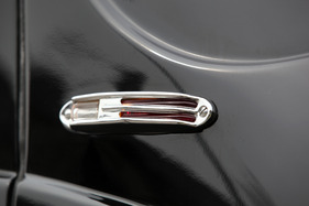 Simca «8» 1200 (1950) - Positionslichter in den C-Säulen