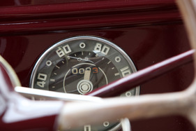 Simca «8» 1200 (1950) - der Tacho ist hübsch gestaltet