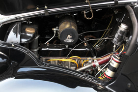 Simca «8» 1200 (1950) - der Vierzylinder mit 1,2 Liter Hubraum leistete 40 PS