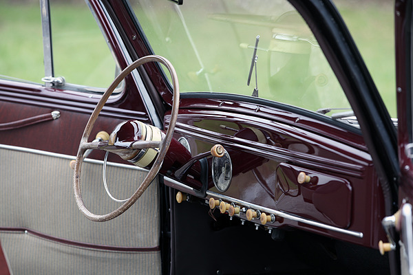 Simca «8» 1200 (1950) - glanzlackiertes Armaturenbrett