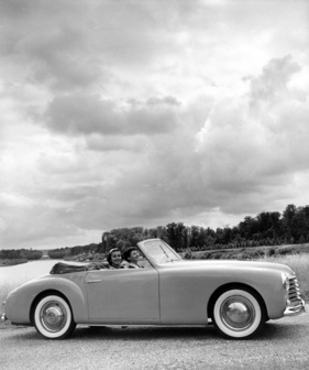 Simca 8 Cabriolet Sport (1951) - deutlich sichtbare Ponton-Form