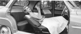 Simca Aronde Elysee (1957) - Liegesitze und Vielzweck-Interieur bei der Limousine