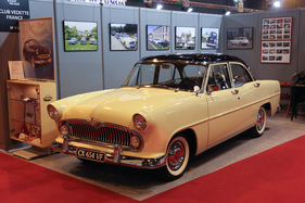 Simca Versaillies (1956) - seltene Limousine beim Club Vedettes - Rétromobile 2015