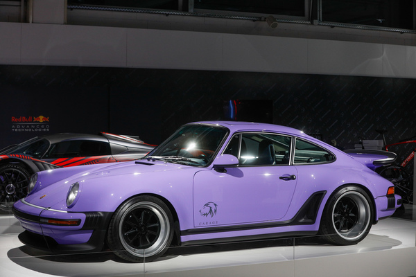 Singer-Porsche in auffälliger Lackierung - 38. Auto Zürich 2025