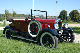 Singer Senior Tourer (1928) - als Lot 01 an der Versteigerung der Oldtimer Galerie Toffen anlässlich der Dolder Classics am 11. Juni 2016 Singer Senior Tourer (1928) - als Lot 01 an der Versteigerung der Oldtimer Galerie Toffen anlässlich der Dolder Classics am 11. Juni 2016
