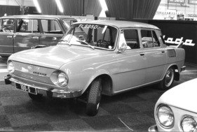 Bild Skoda 100 S - das preiswerteste Modell kostet 6600 Franken - am Genfer Automobilsalon 1974