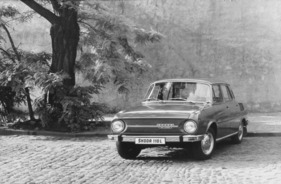 Skoda 110 L (1973) – modern: in den Stossfänger integrierte Blinker
