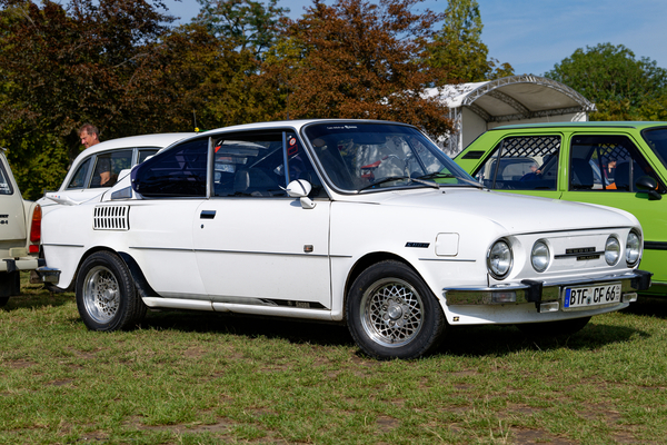 Skoda 110 R (1975) , zeitgenössisch getunt sieht er deutlich schneller aus als er ist – OMMMA 2023