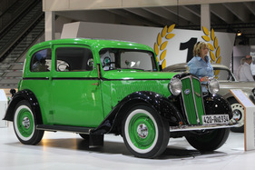 Skoda 420 Rapid (1934) - 26 PS stark, 90 kmh schnell, 480 Mal produziert - an der Techno Classica Essen 2012