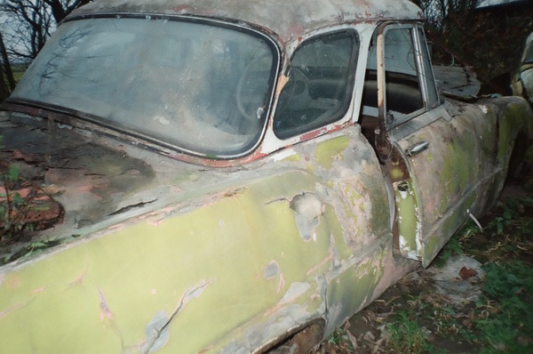 Skoda 440 Spartak Polytex Roadster (1955) - das Wrack - irgendwann hatte man dem Wagen ein Hardtop angepasst