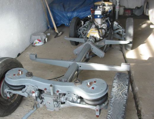 Skoda 440 Spartak Polytex Roadster (1955) - das fertig restaurierte Chassis mit Motor wartet auf die Karosserie
