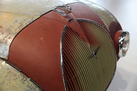 Skoda 935 (1935) - auch der Bug ist aerodynamisch ausgestaltet - Rétromobile Paris 2014