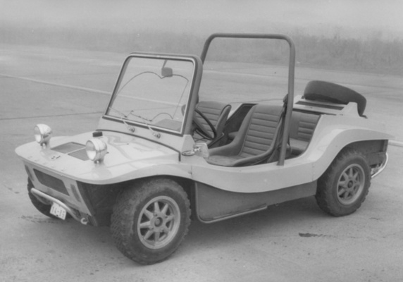 Bild Skoda Buggy Typ 736 (1973) - Im Unterschied zu ähnlichen Strandmobilen aus Italien und Frankreich steckten beim Škoda Buggy Typ 736 Kühler, Batterie und Kraftstofftank in der Frontpartie – gut für eine bessere Gewichtsverteilung. Robuste Überrollbügel schützten die vier Insassen.